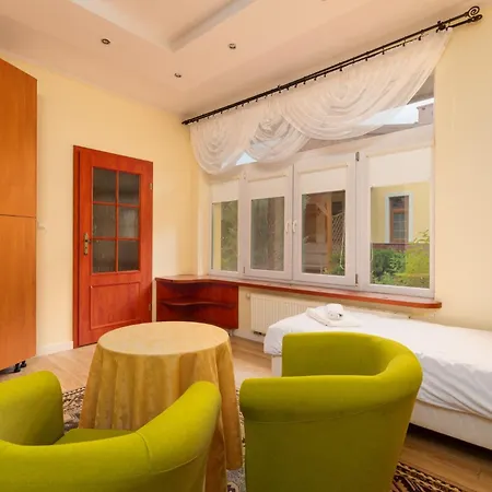 Airport Spacious Appartement *